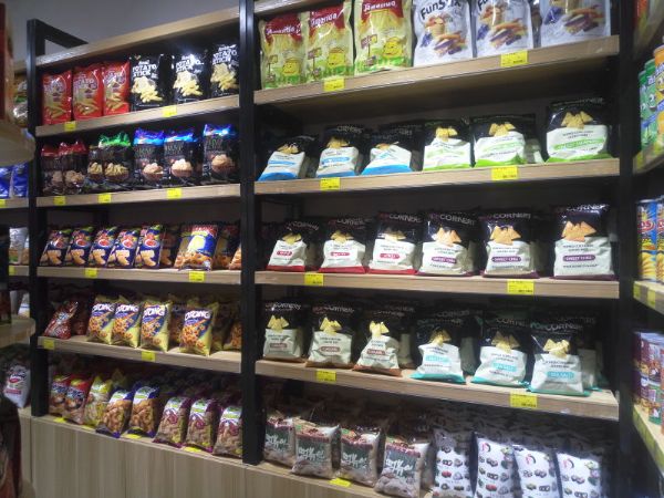 如何選一個(gè)合適的進(jìn)口休閑食品店加盟？聚焦出版物零售的關(guān)鍵考量